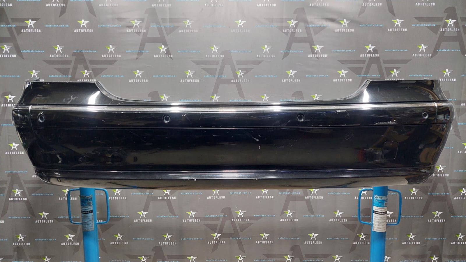 Бампер задний A2118800883, A2118803240 Mercedes E-Class W211 седан, цвет: 197U бу